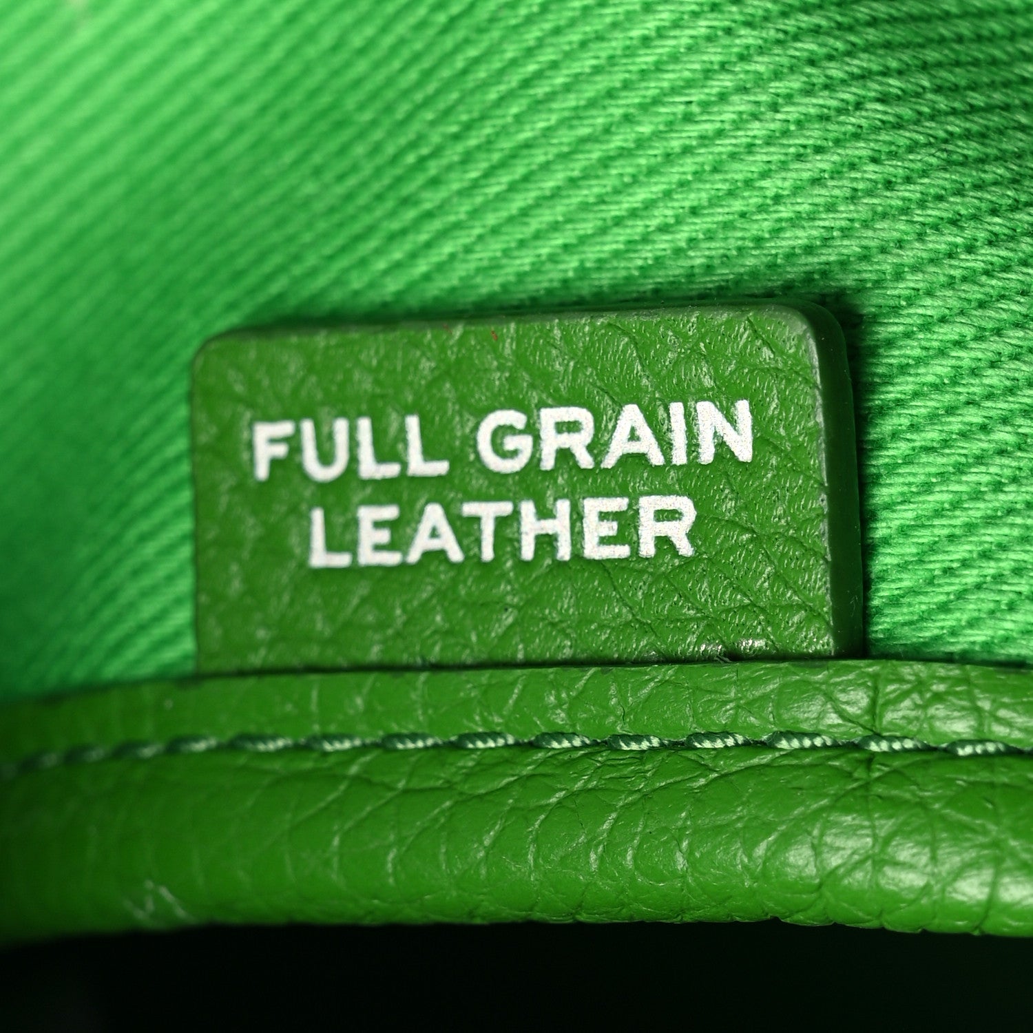 Grained Calfskin Medium The Tote Bag Kiwi