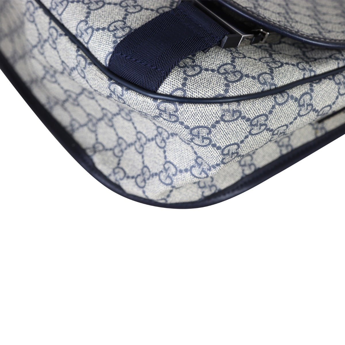 Gucci GG Supreme Messenger Bag