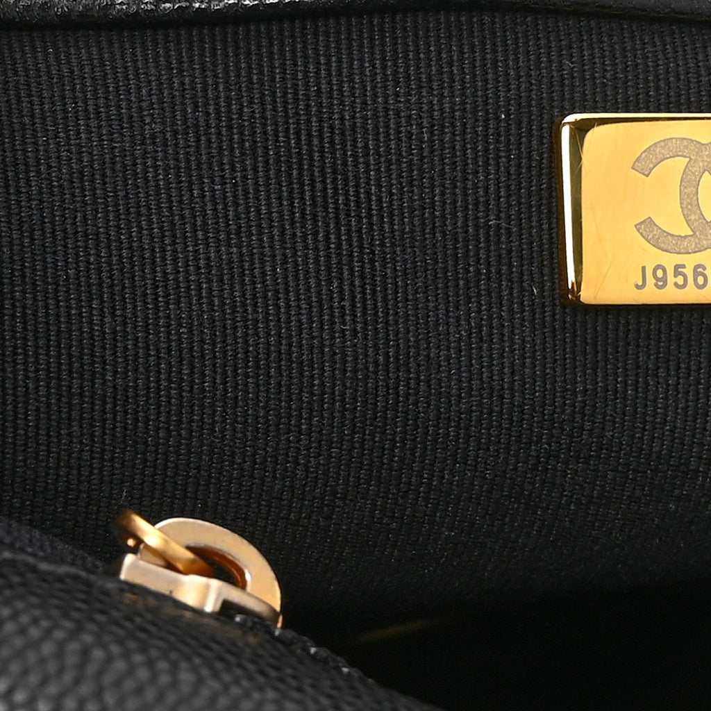 Caviar Quilted Medium Chain Flap  Black