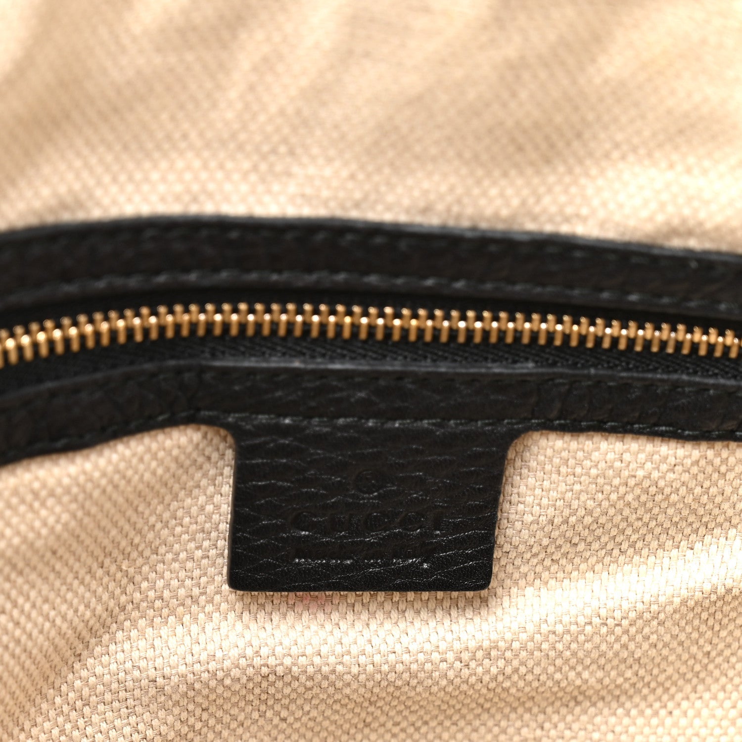 Pebbled Calfskin Large Soho Hobo Black