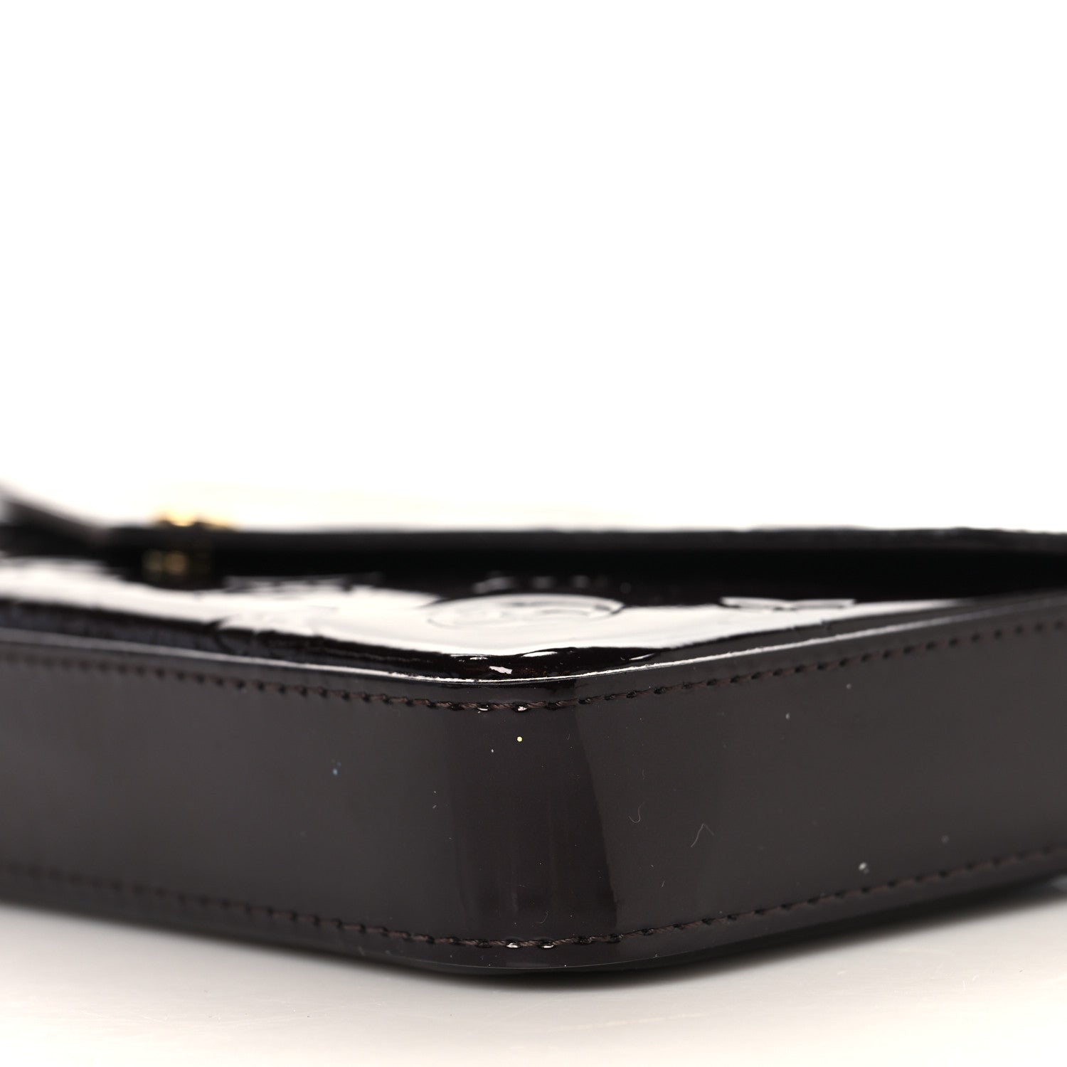 Vernis Pochette Felicie Chain Wallet Amarante