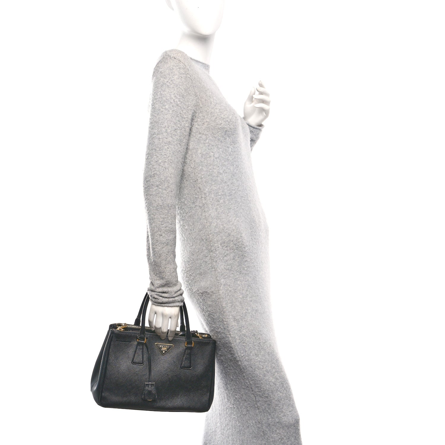 Saffiano Medium Galleria Double Zip Tote Black