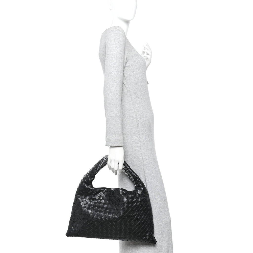 Calfskin Intrecciato Small Hop Black