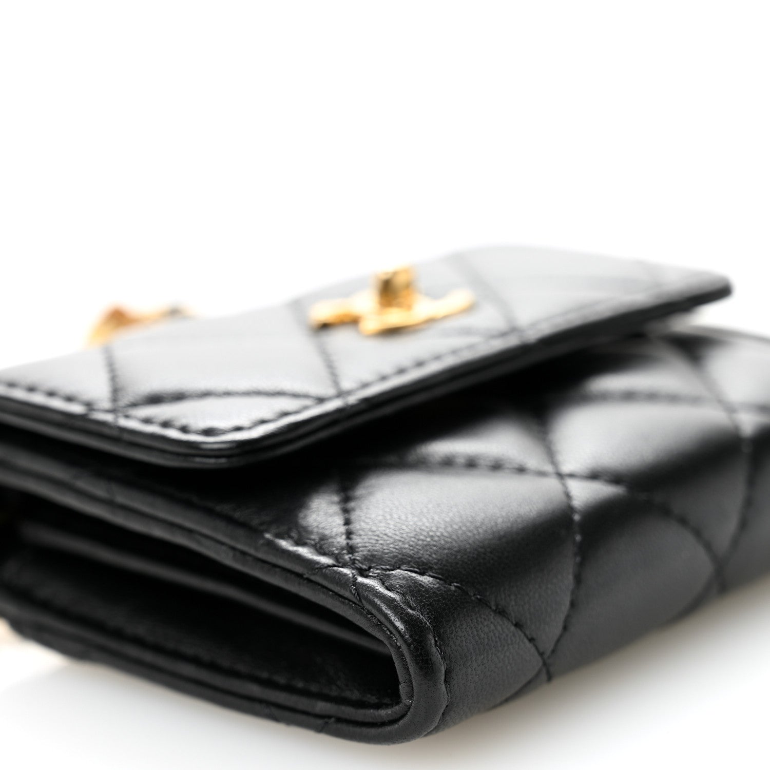 Lambskin Quilted Pearl Crush  Holder With Chain Black