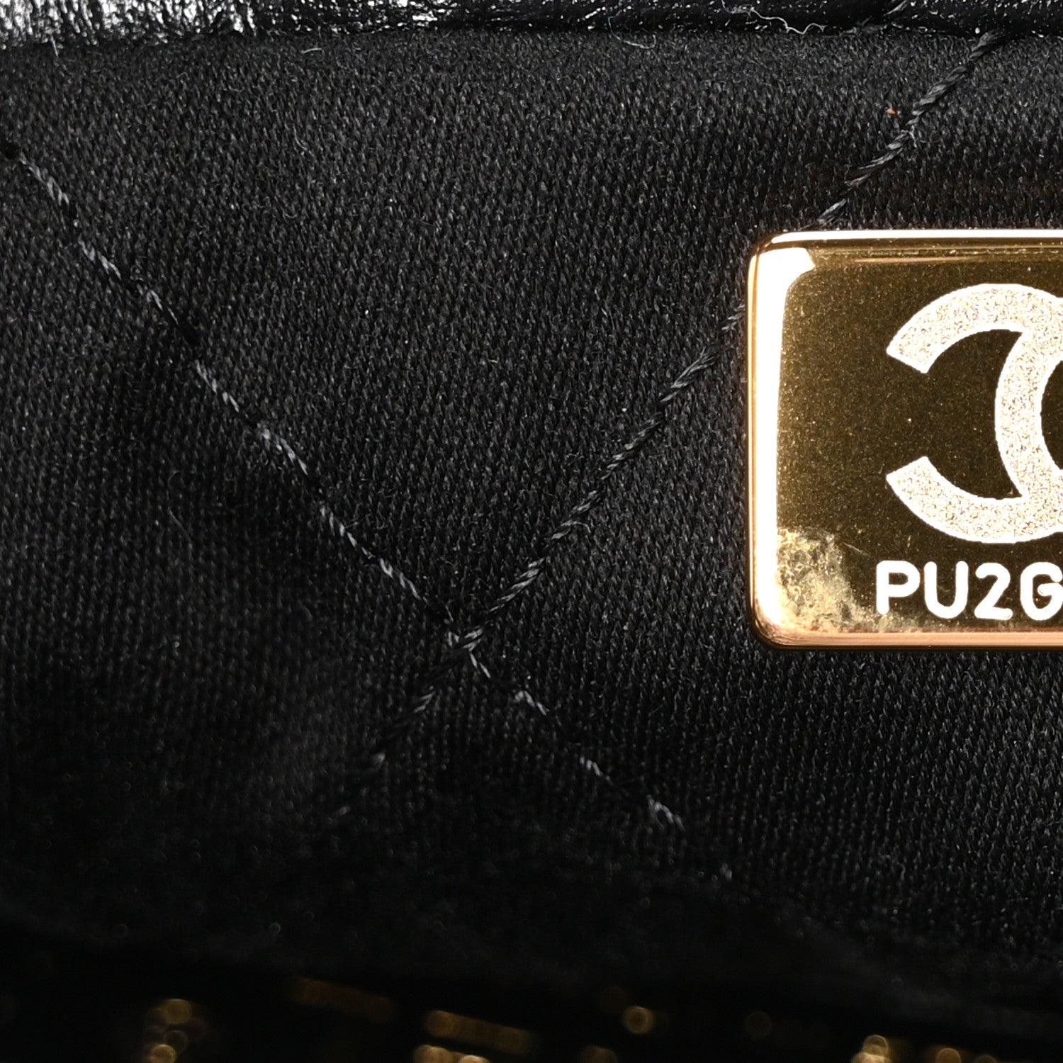 Shiny Calfskin Quilted Chanel 22 Black
