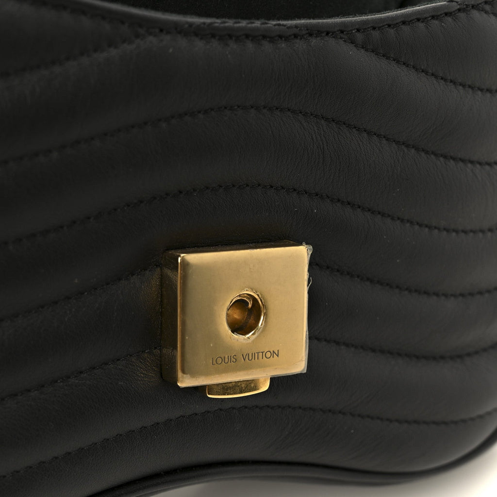 Calfskin New Wave Chain PM Black