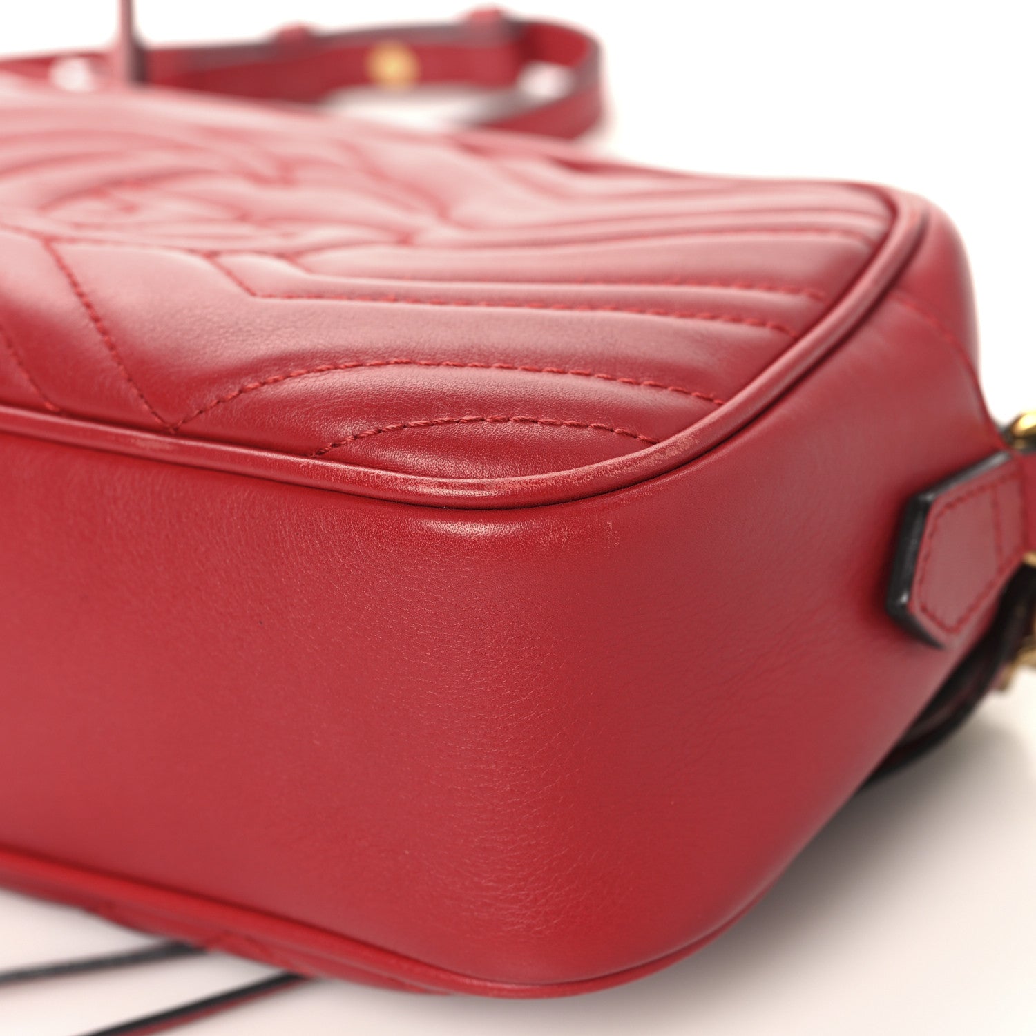 Calfskin Matelasse Small GG Marmont Chain Shoulder Bag Hibiscus Red