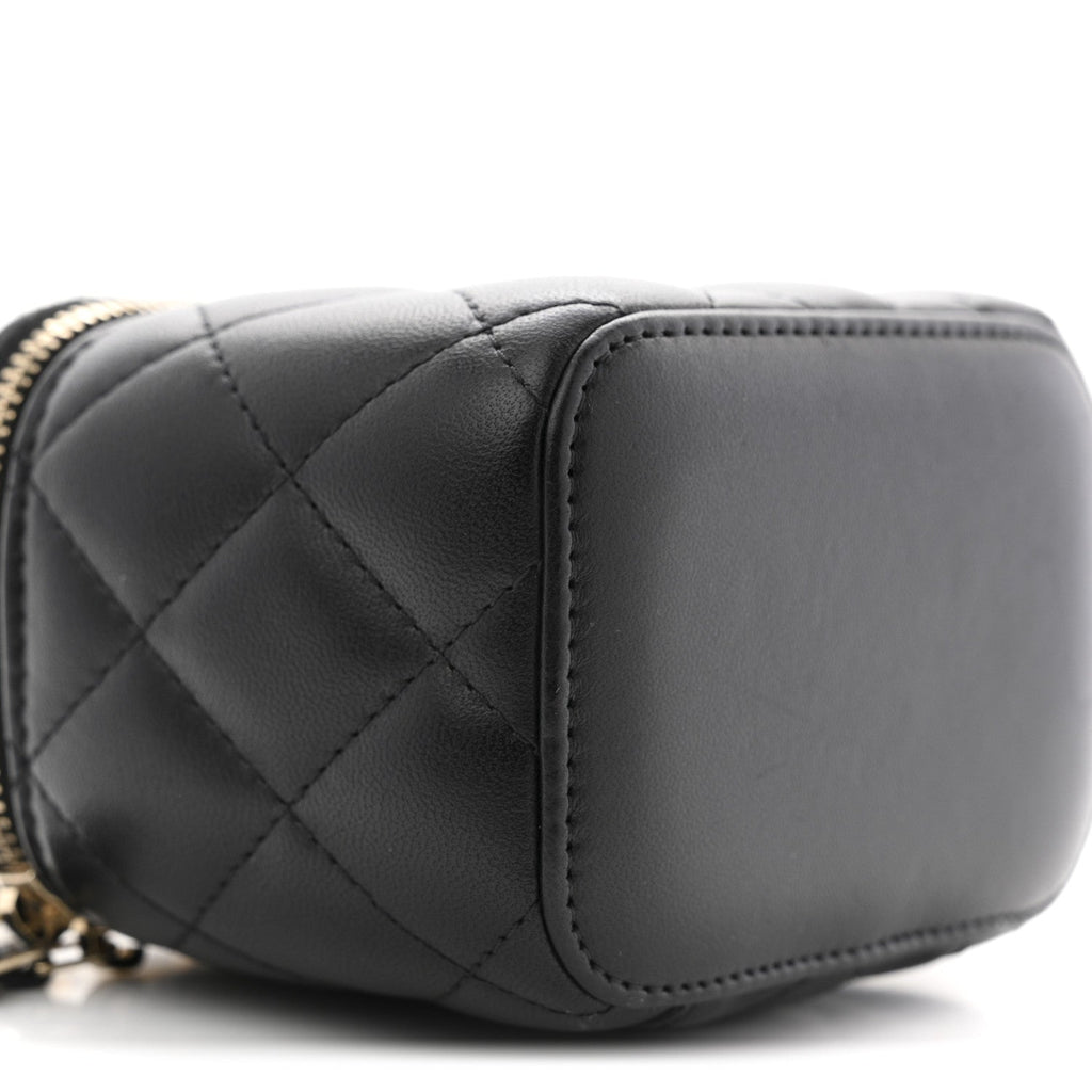 Lambskin Quilted Mini Pearl Crush Vanity Case With Chain Black