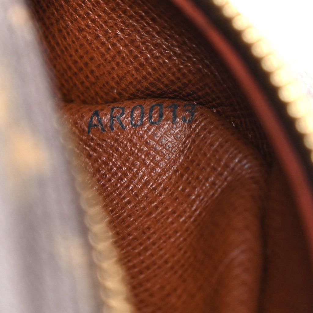 Monogram Nil 28