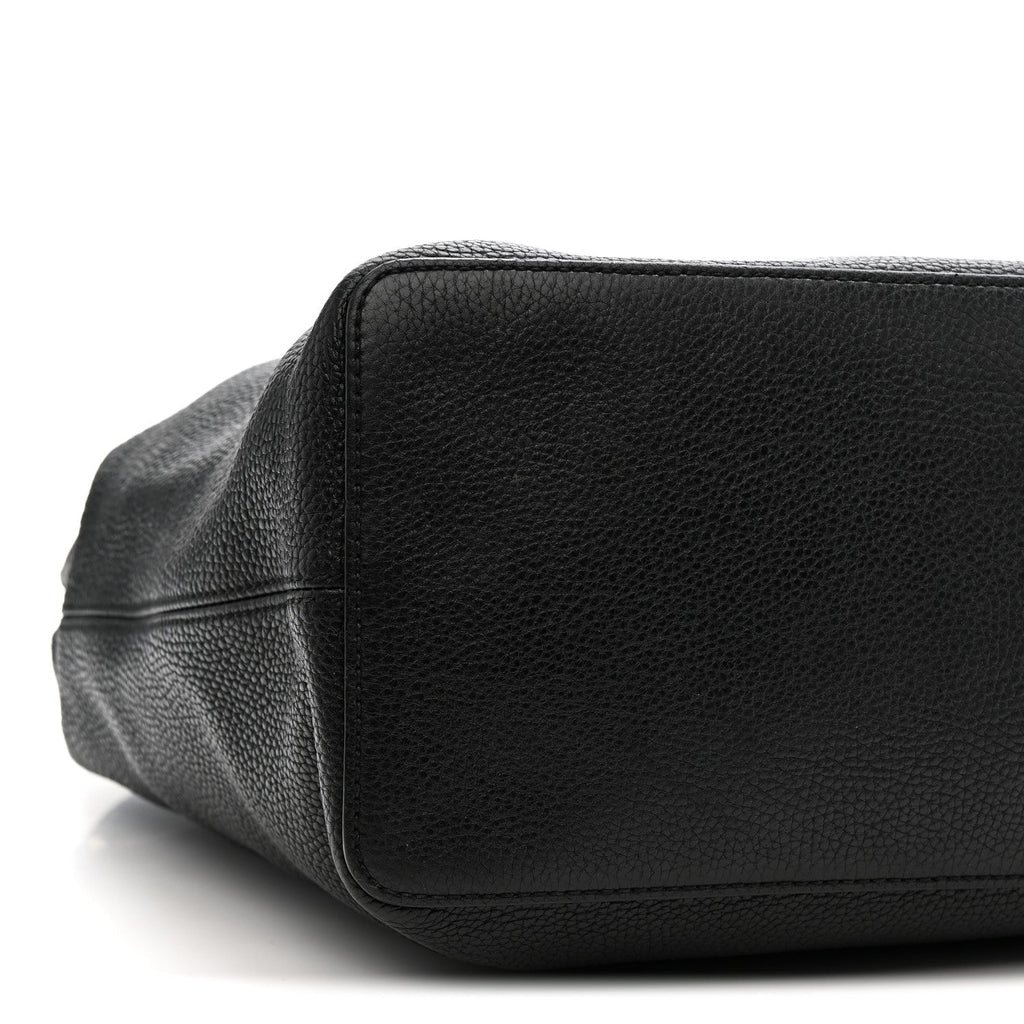 Pebbled Calfskin Large Soho Hobo Black