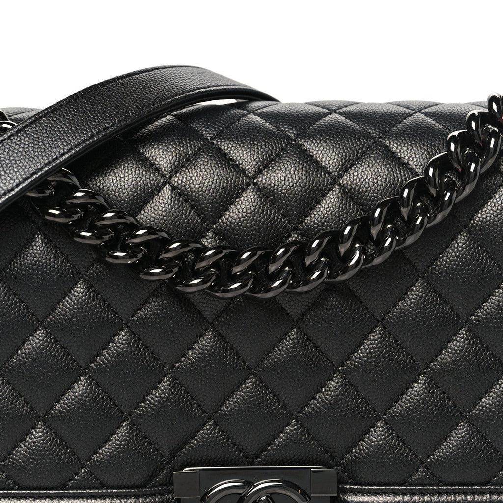 Caviar Quilted Medium Boy Flap So Black
