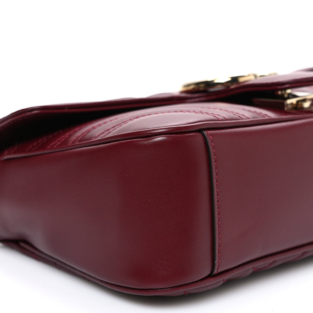 Calfskin Matelasse Medium GG Marmont Shoulder Bag Rosso Ancora Red