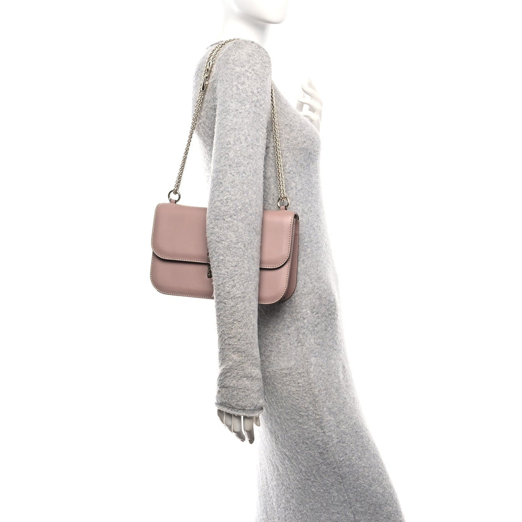 Vitello Medium Glam Lock Rockstud Flap Poudre