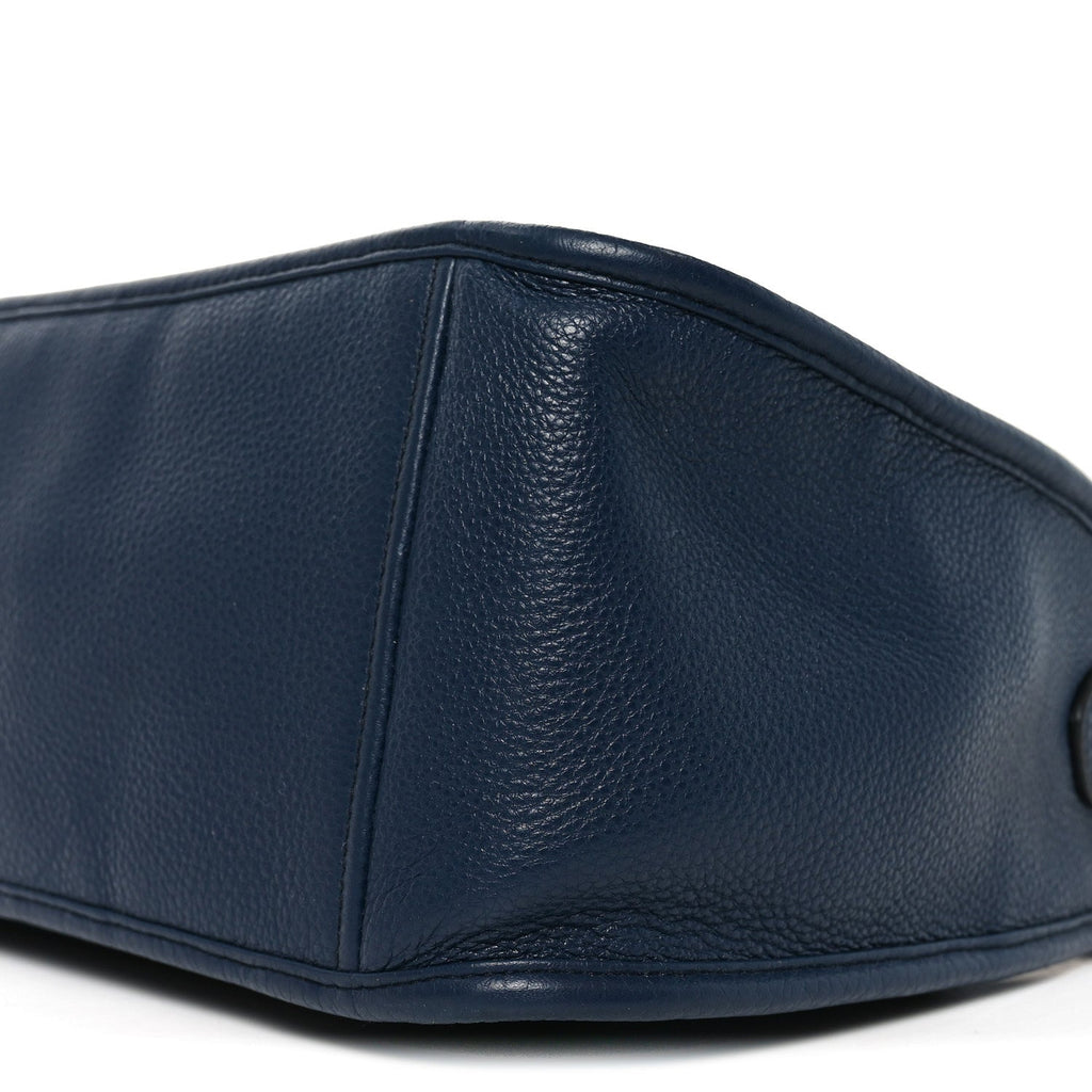 Vitello Daino Soft Shoulder Bag Blue