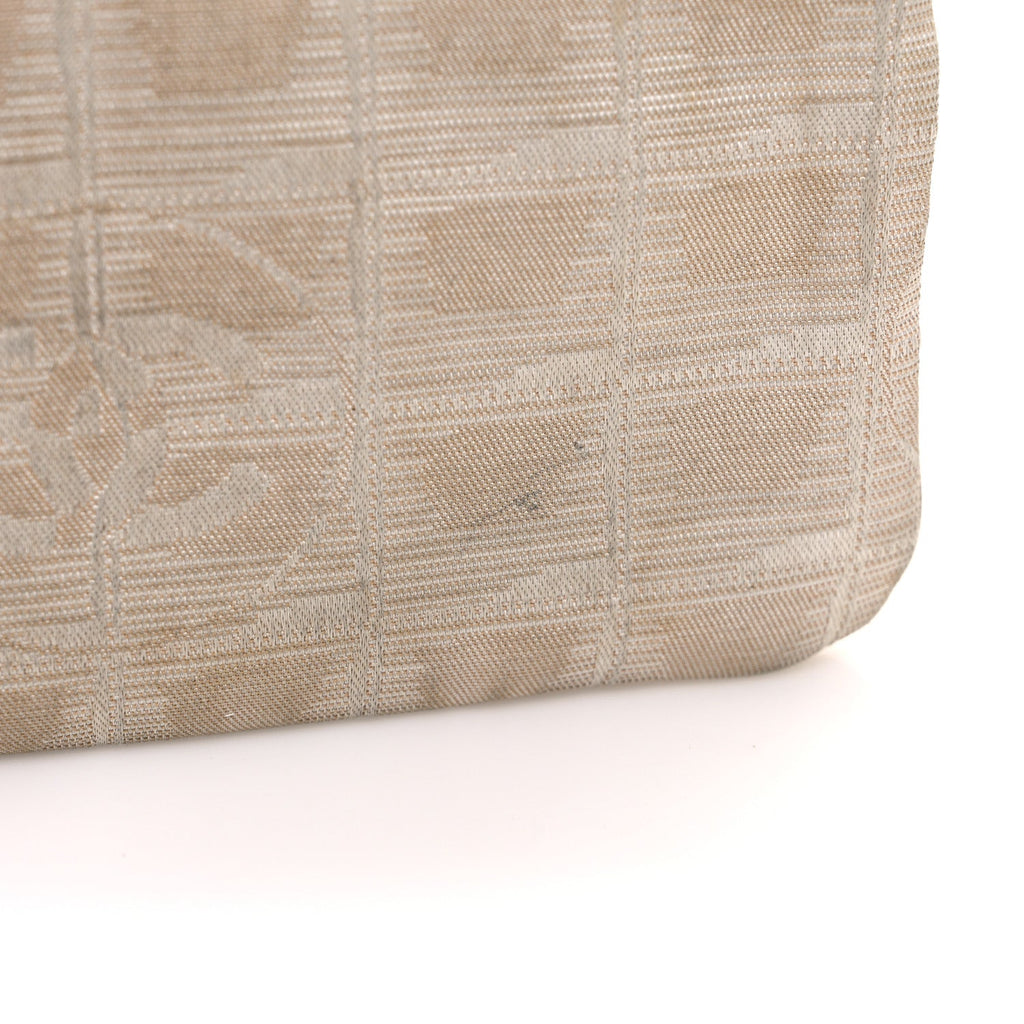 Nylon Travel Ligne Zip Wristlet Beige