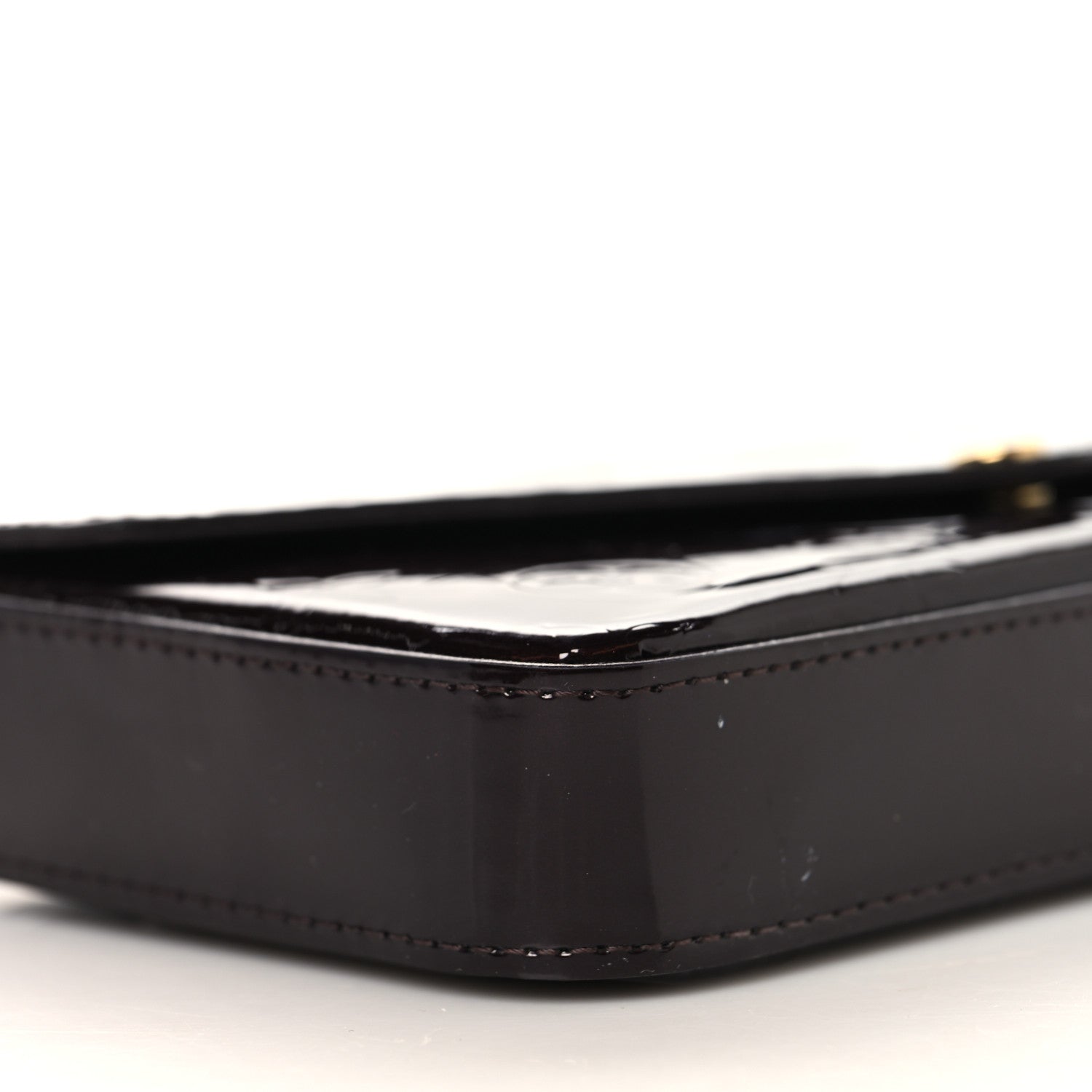 Vernis Pochette Felicie Chain Wallet Amarante