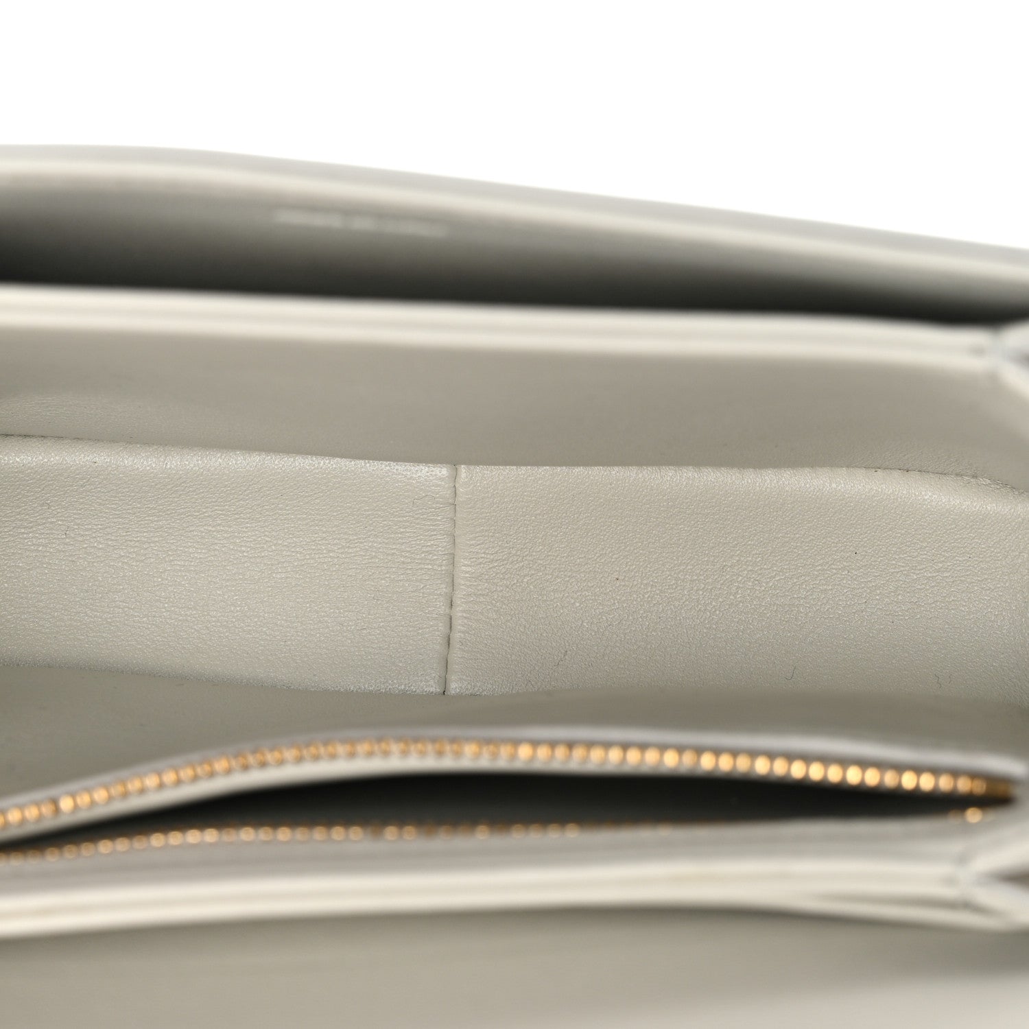 Shiny Calfskin Teen Triomphe Chalk