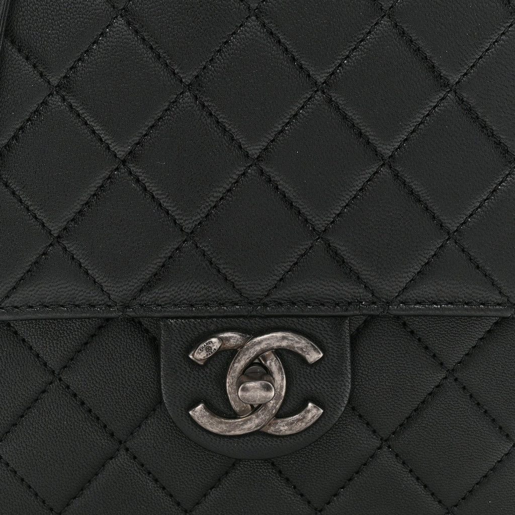 Lambskin Quilted Chic Pearls Flap Black