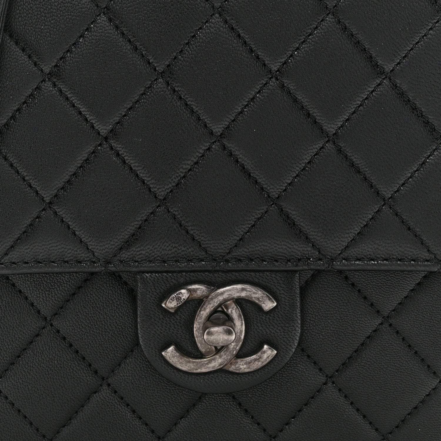 Lambskin Quilted Chic Pearls Flap Black