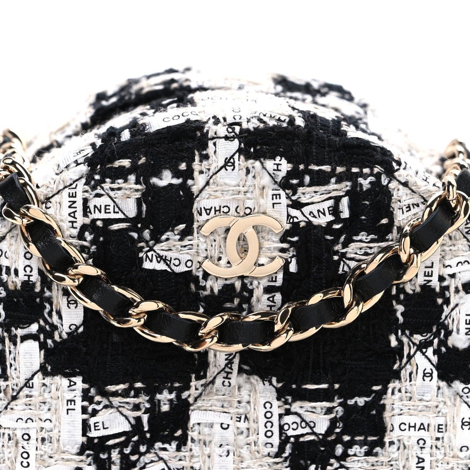 Tweed Quilted Round Clutch With Chain Black Ecru White