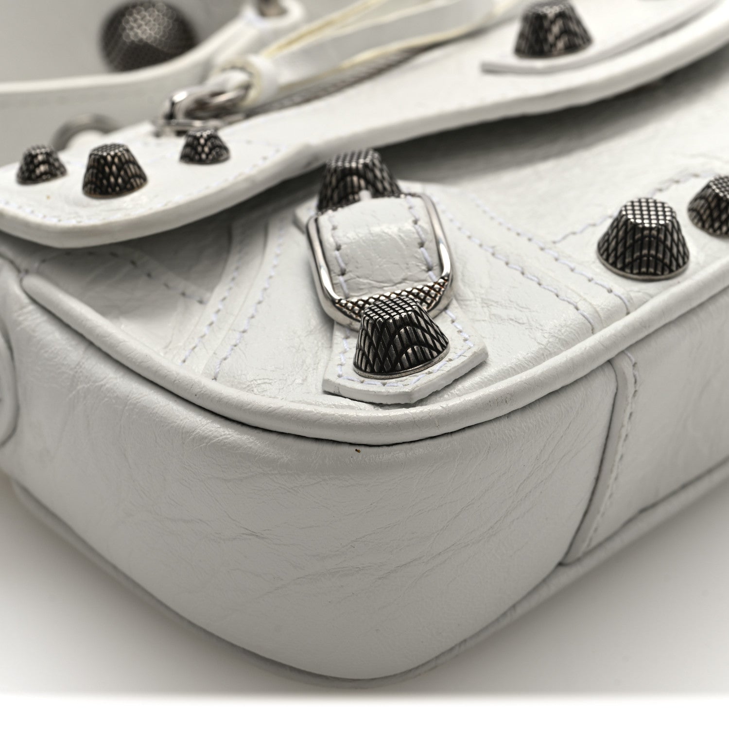 Agneau Arena Le Cagole Sling Bag XS Optic White
