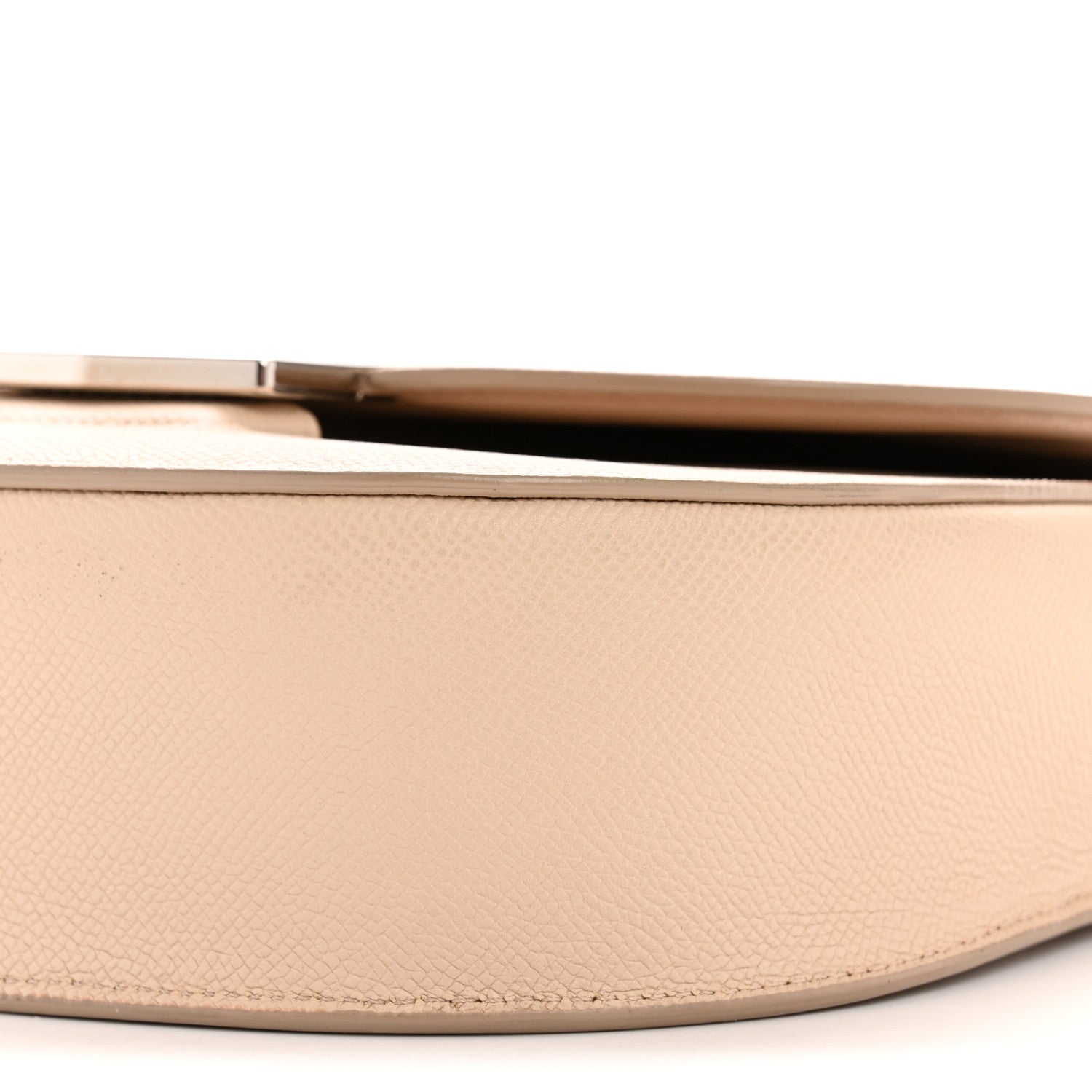 Grained Calfskin Medium Trotteur  Powder