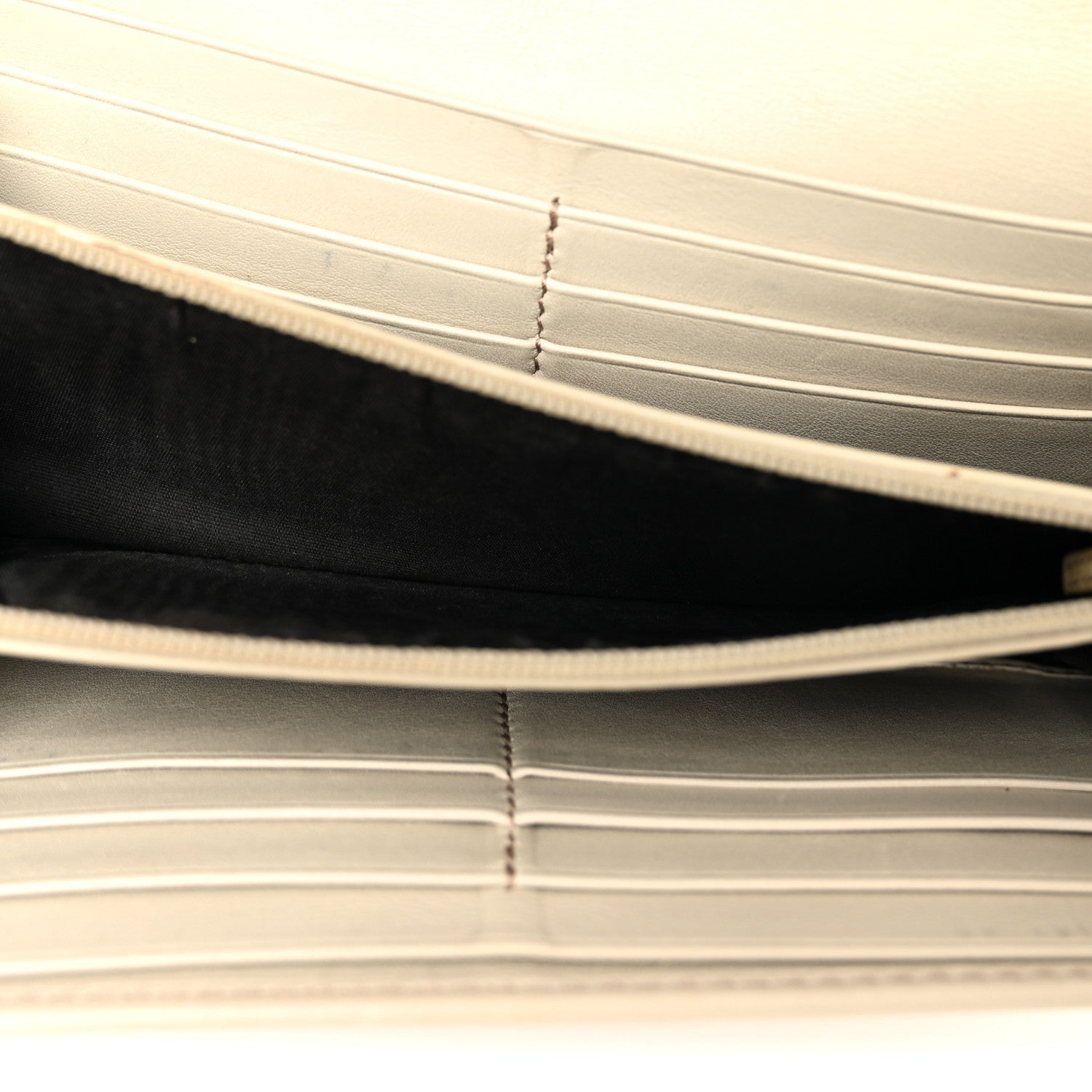 Shangai Calfskin Lovely Heart Continental Wallet Off White