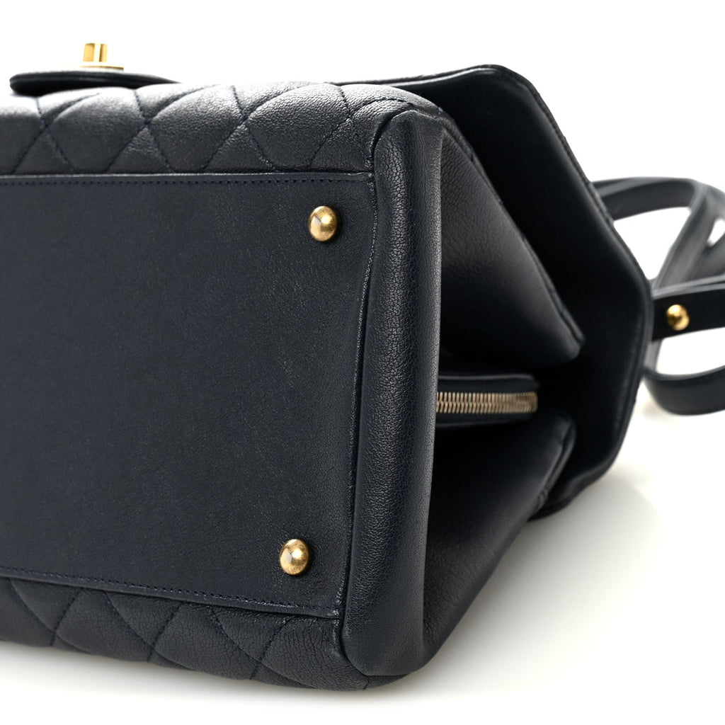 Shiny Sheepskin Quilted Large Trapezio Flap Navy