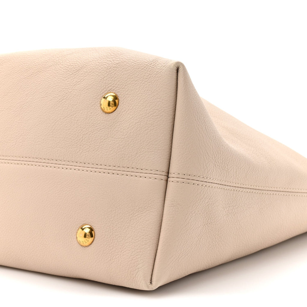 Grained Calfskin Low Key Hobo MM Limestone