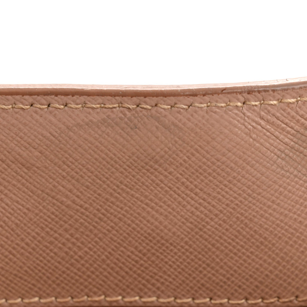 Saffiano Lux Medium Tote Cammeo