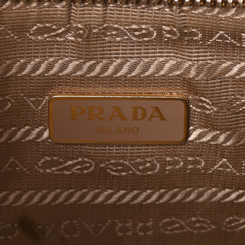 Saffiano Lux Re-Edition 2005 Shoulder Bag Cammeo
