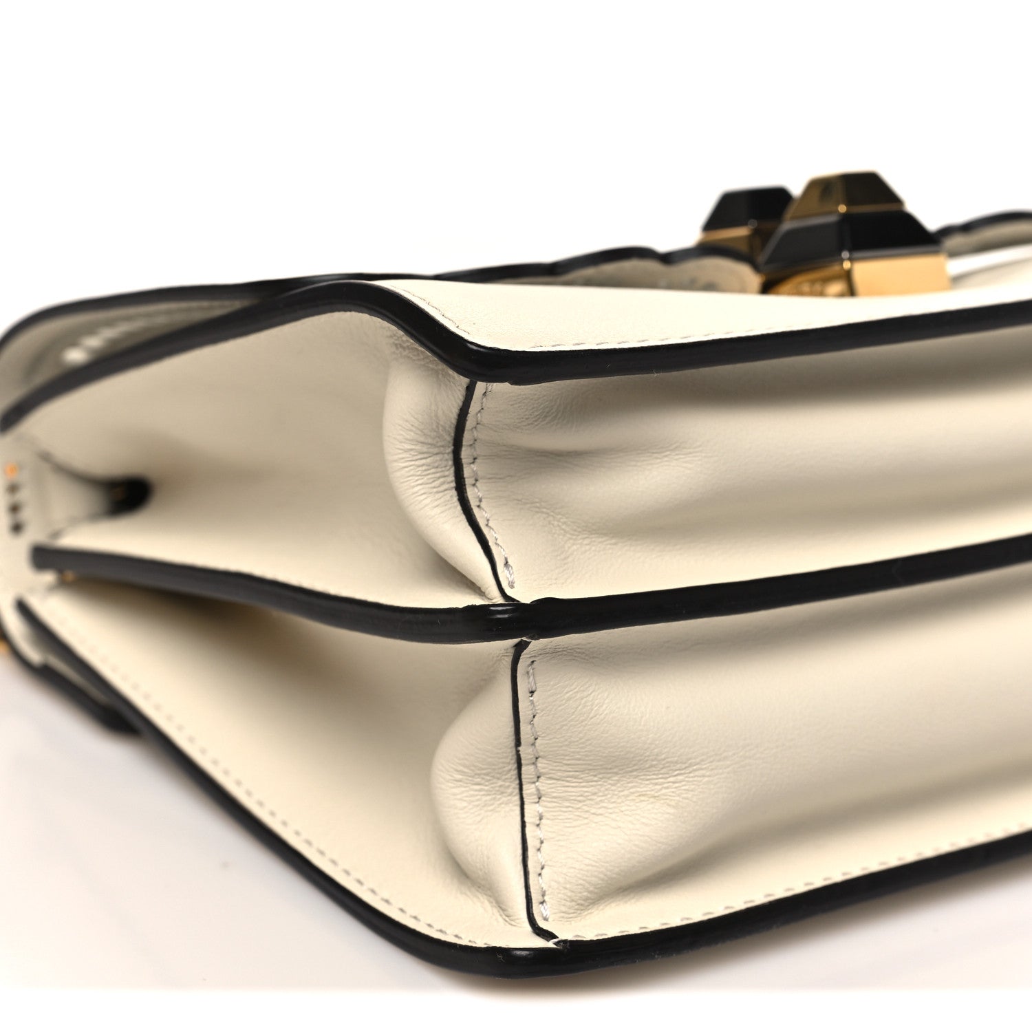 Vitello Grace Openwork Small Kan I Shoulder Bag White Ice