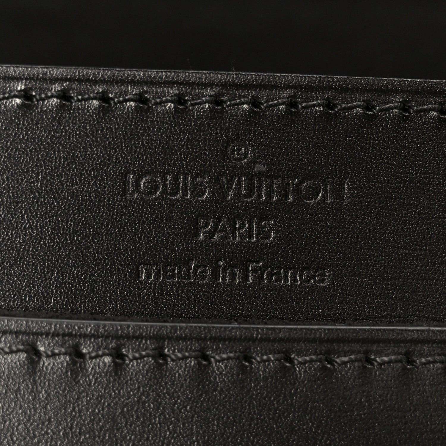 Calfskin Chain Louise GM Black