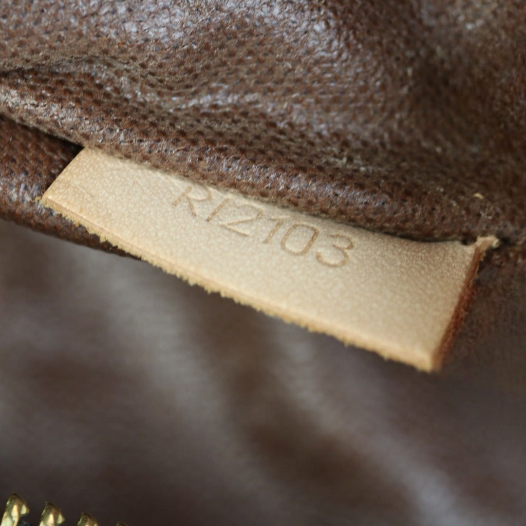 Louis Vuitton Toiletry Pouch 25 Monogram