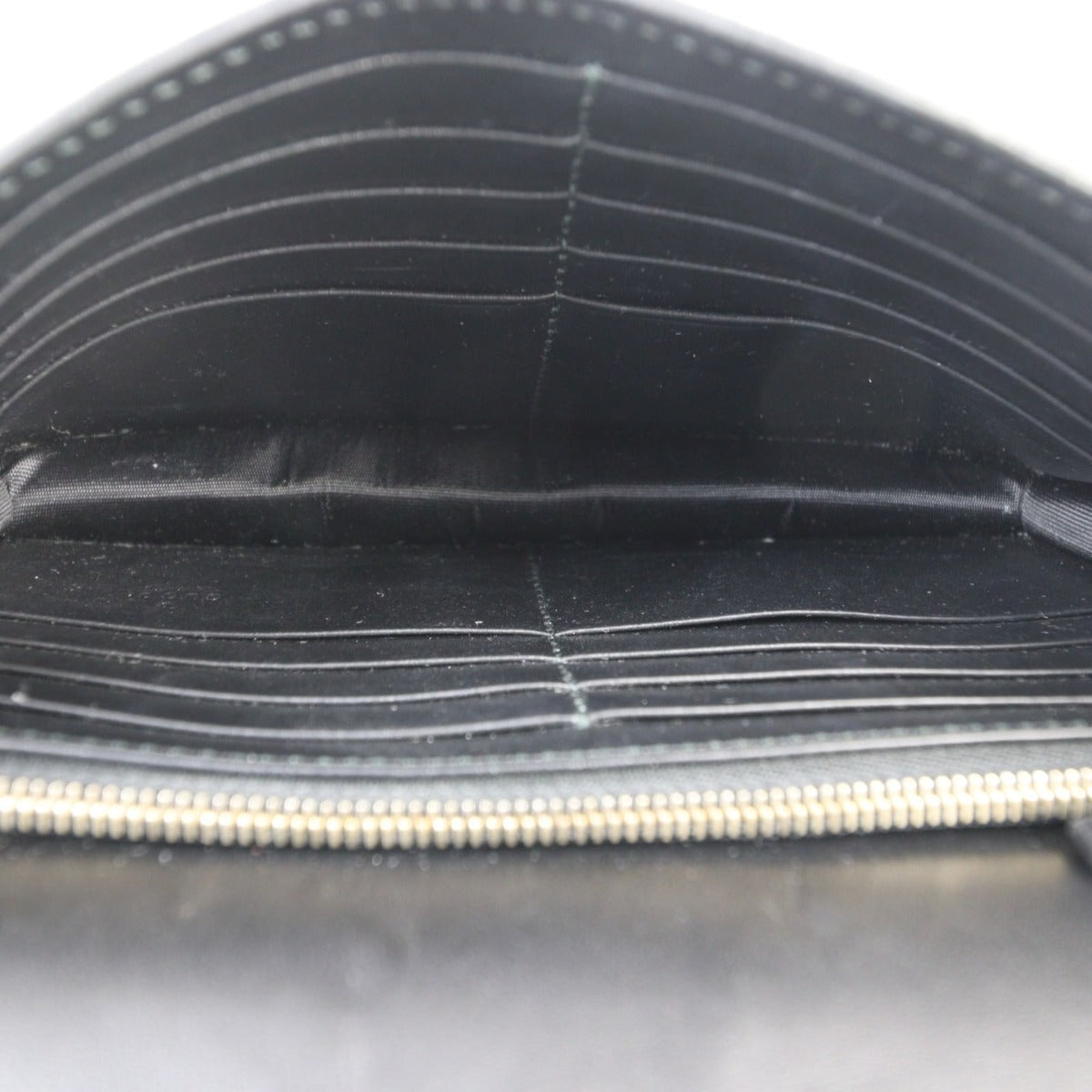 Gucci Interlocking G Wallet on Chain
