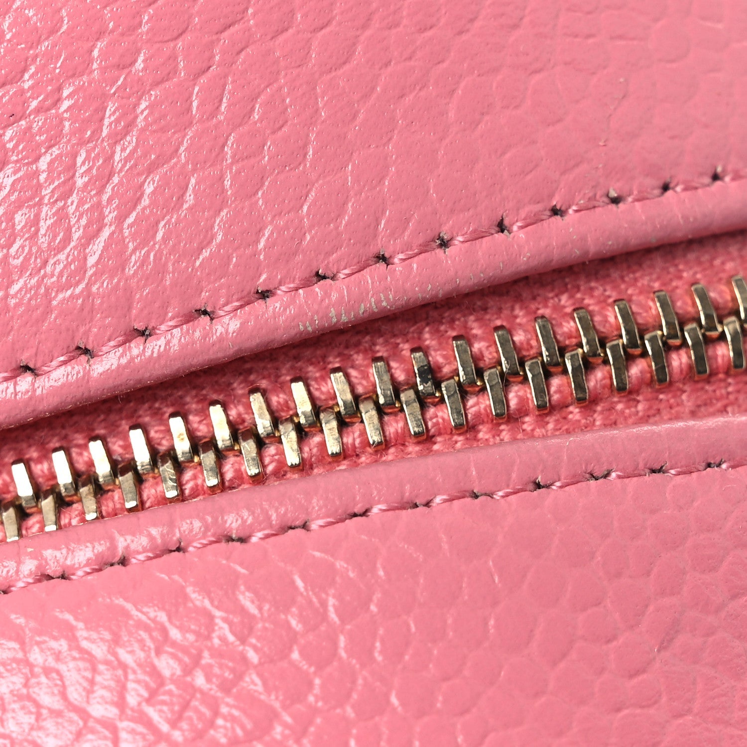 Caviar Camellia Embossed Round Clutch With Chain Pink