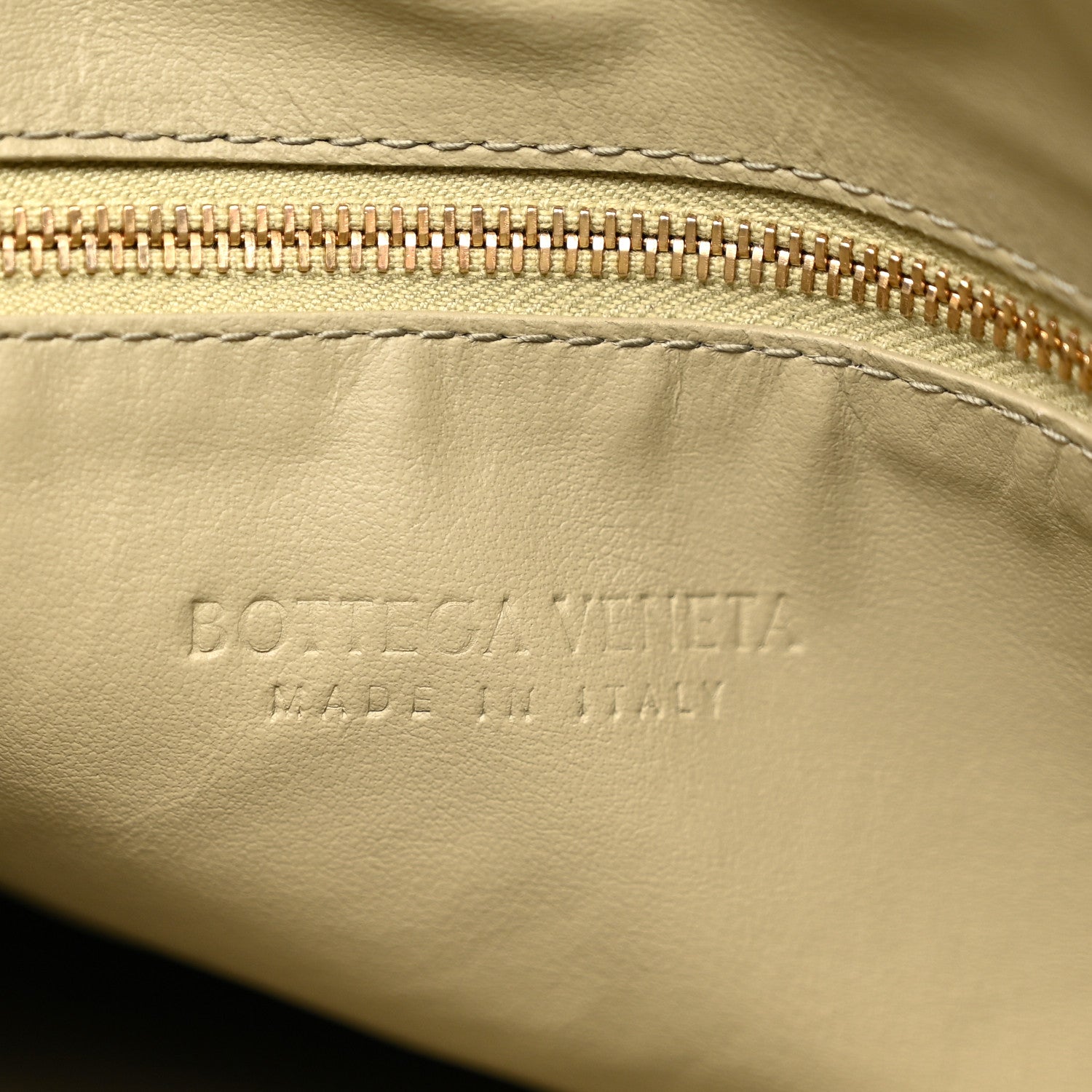 Calfskin Intrecciato Small Hop Travertine