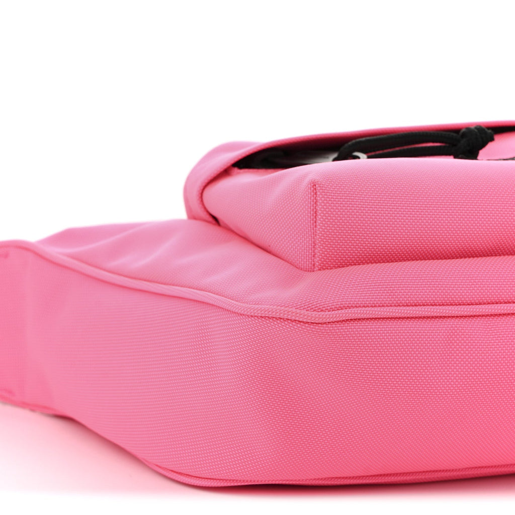 Recycled Sport Nylon Chain Logo Medium Raver Bag Fluo Pink Black