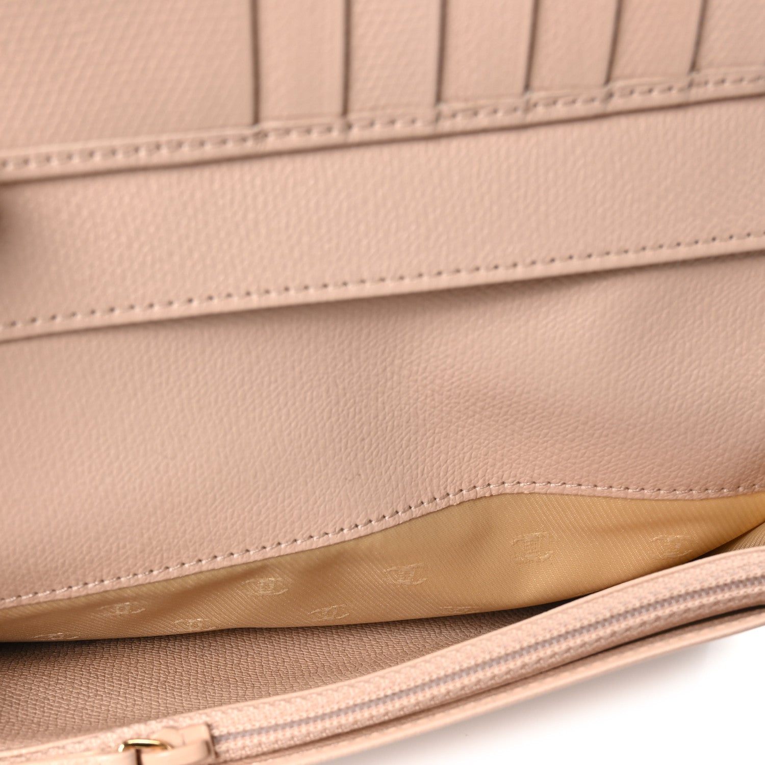 Grained Calfskin CC Button Yen Wallet Pink
