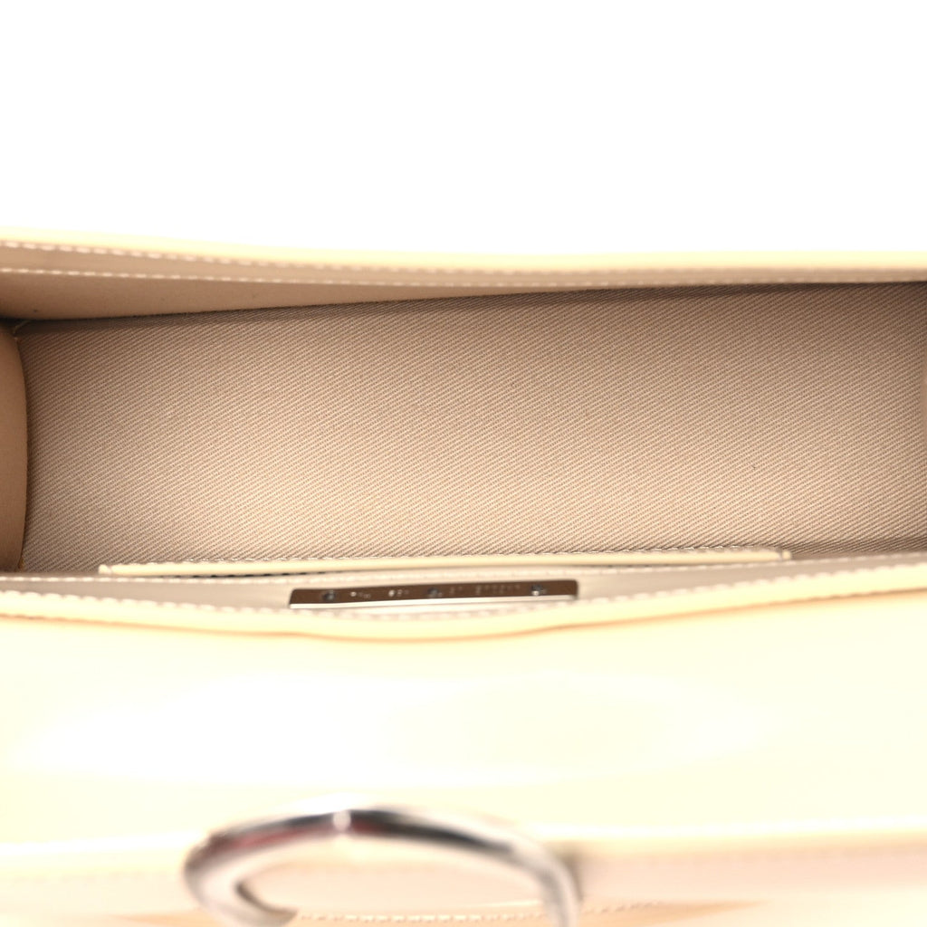 Smooth Calfskin Metal Flap Le Grand Bambino Light Ivory
