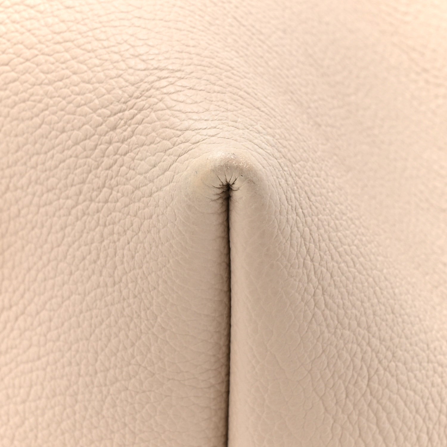 Grained Calfskin Low Key Hobo MM Limestone