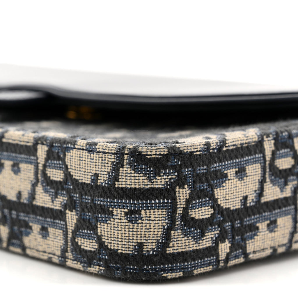 Oblique Smooth Calfskin Medium Saddle Pouch With Chain Blue