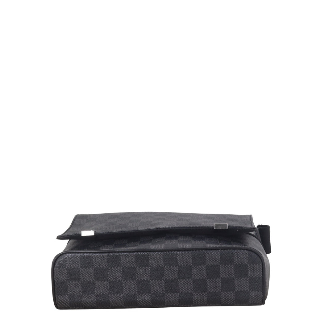 Louis Vuitton District PM Damier Graphite