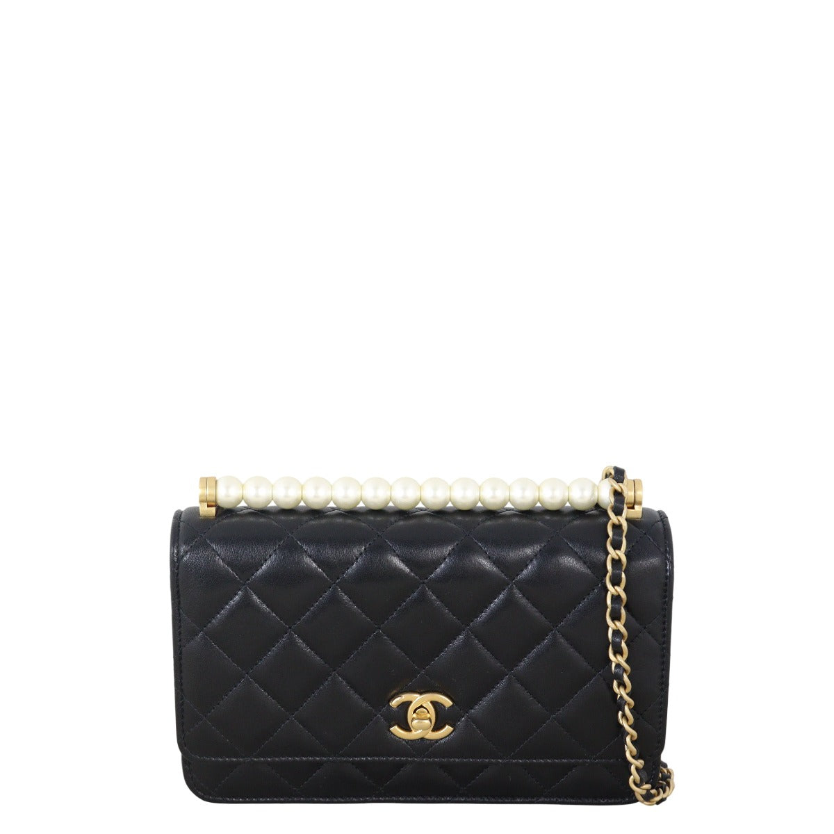 Chanel Chic Pearls Wallet on Chain