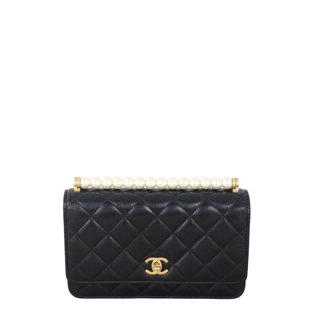 Chanel Chic Pearls Wallet on Chain
