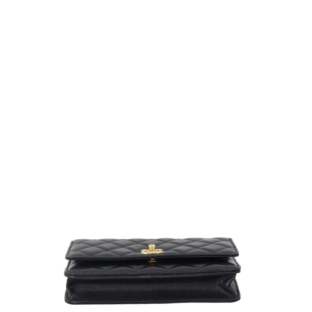 Chanel Chic Pearls Wallet on Chain