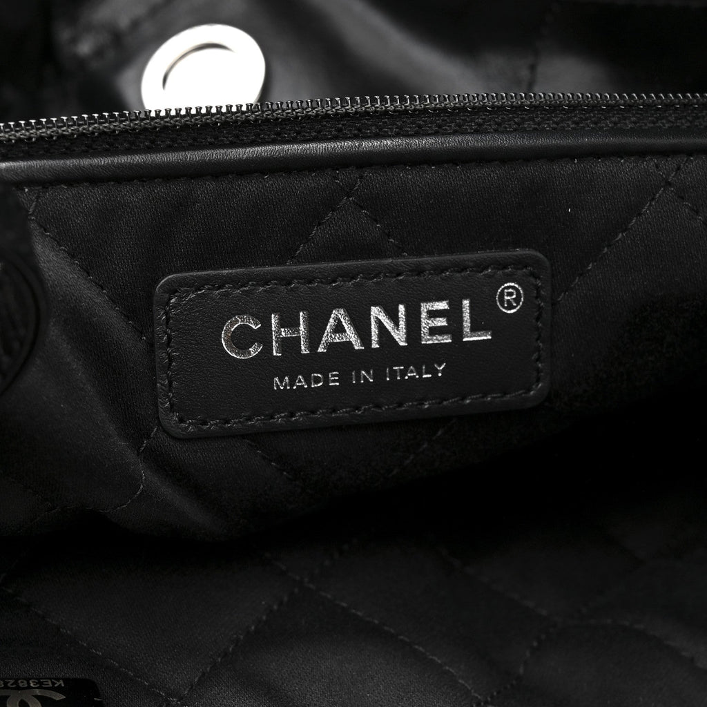 Shiny Calfskin Quilted Small Chanel 22 So Black
