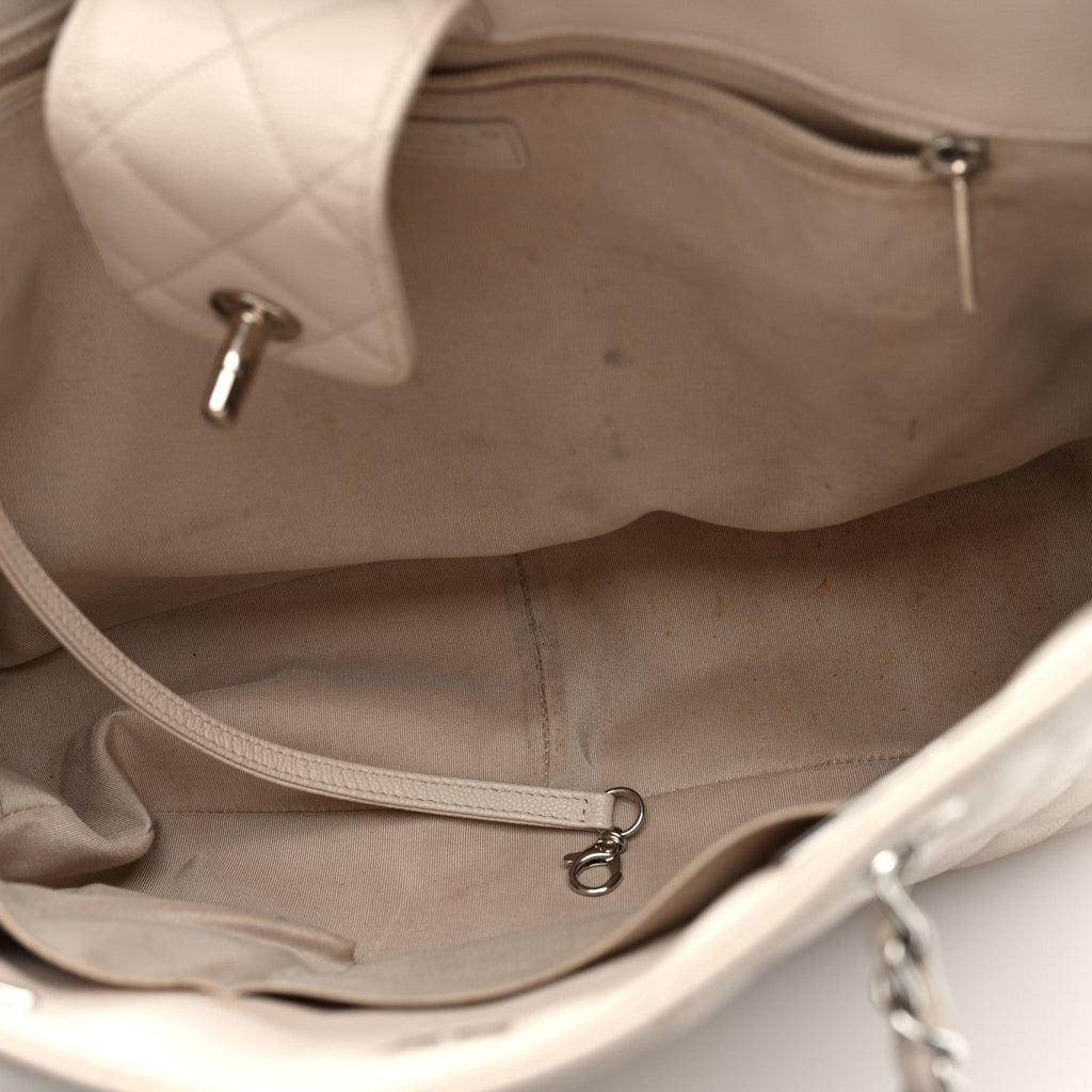 Caviar Quilted Large CC Shopping Tote Ivory