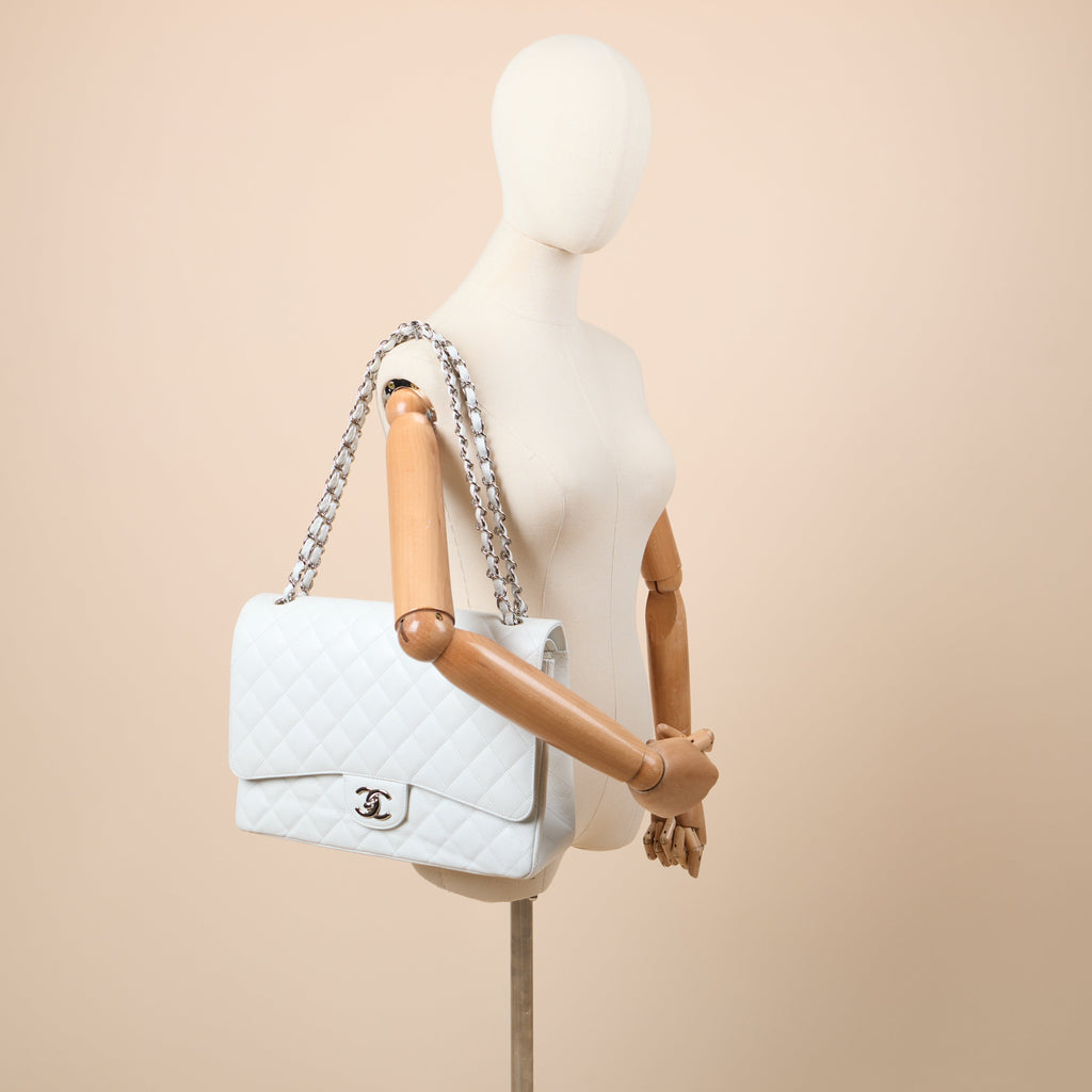 Chanel Shoulder Bag Classic - Maxi in White, Caviar Leather