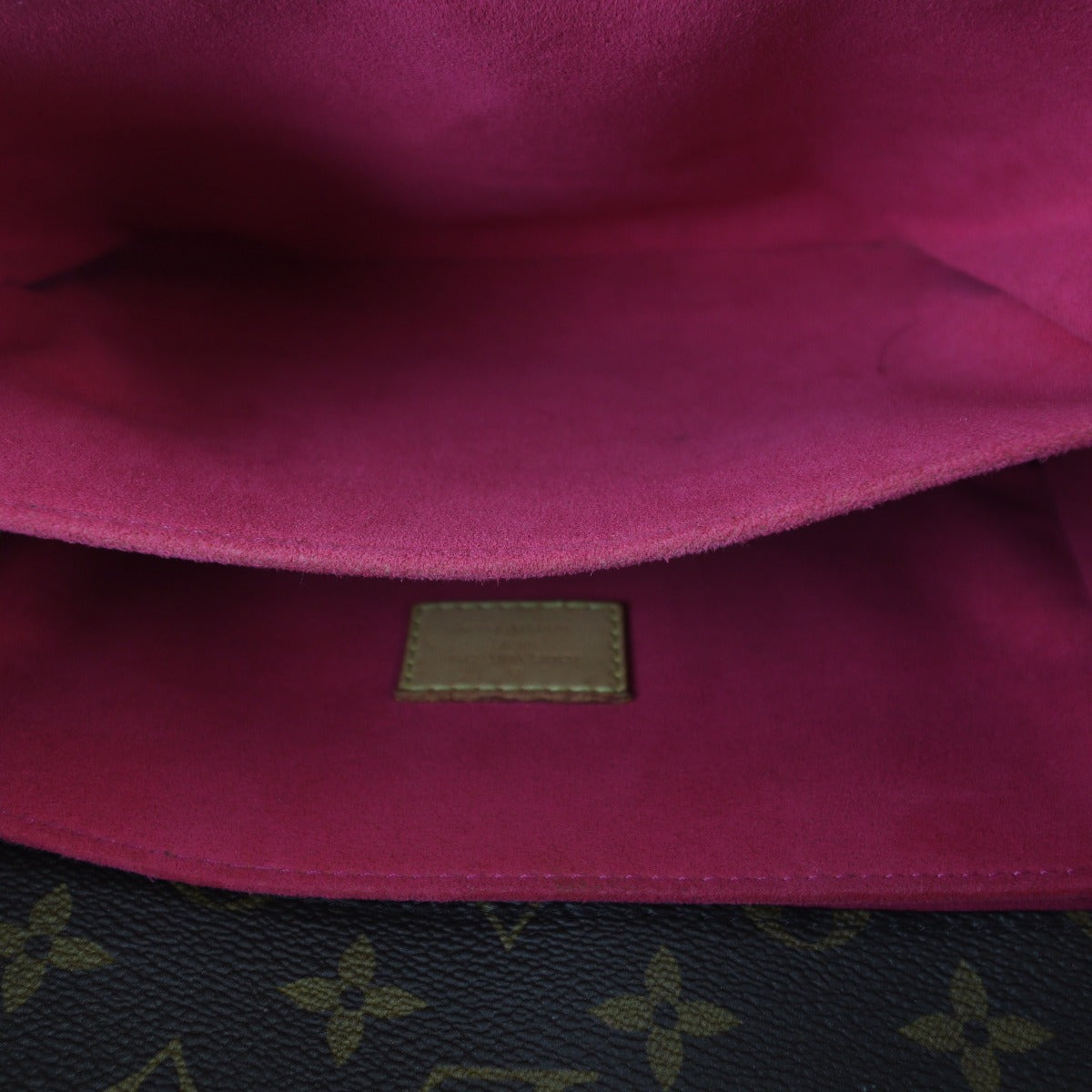 Louis Vuitton Pochette Metis Monogram Love Lock